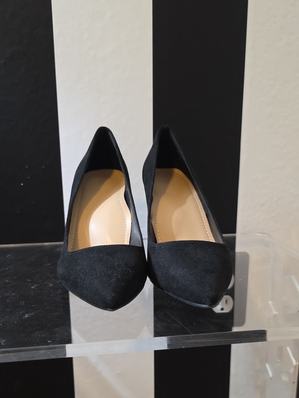 Classic Black Pointed-Toe Heels with Suede Finish